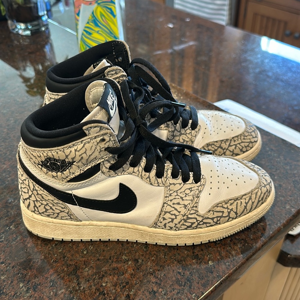 Air Jordan Youth Basketball Sneakers (size 5.5 kids)